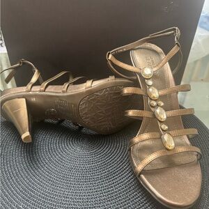 Kenneth Cole Dress heel